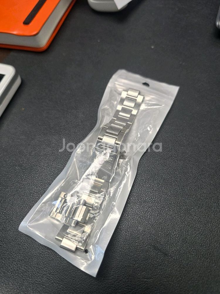 세이코 SBPN067 메탈줄 20mm 팝니다--1