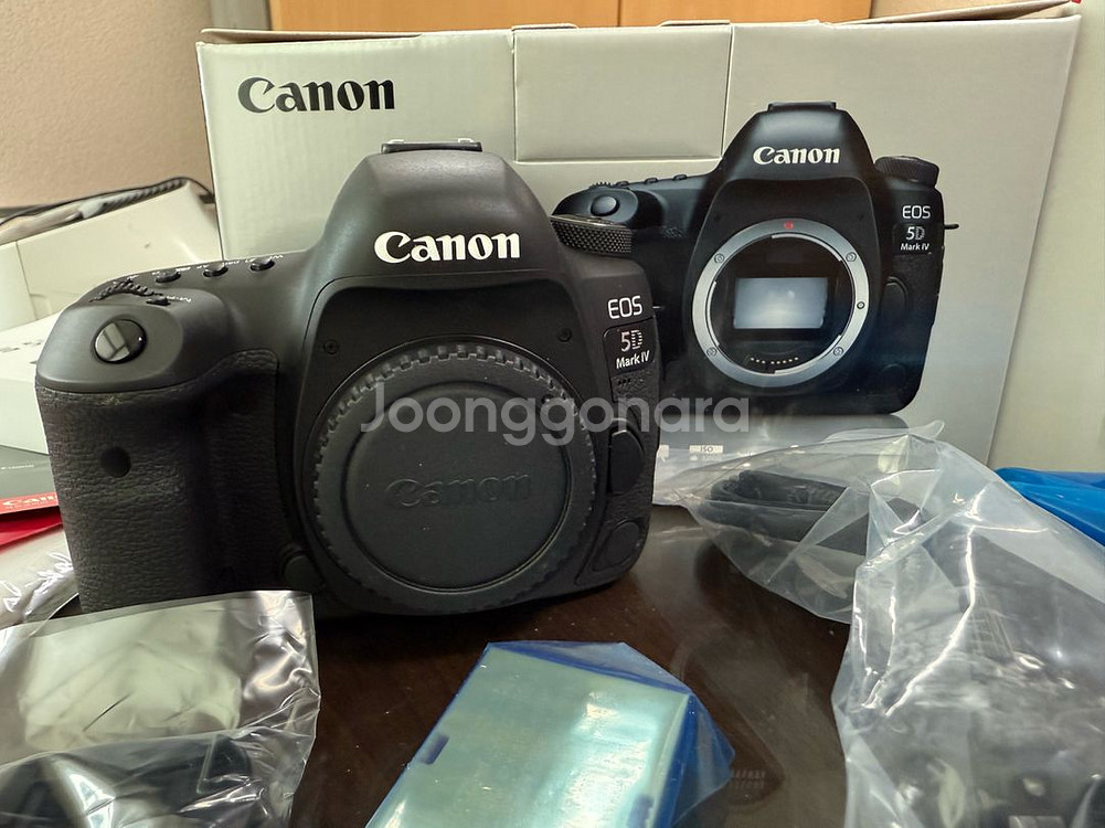 캐논 5D Mark IV +EF 24-70mm 미개봉--0