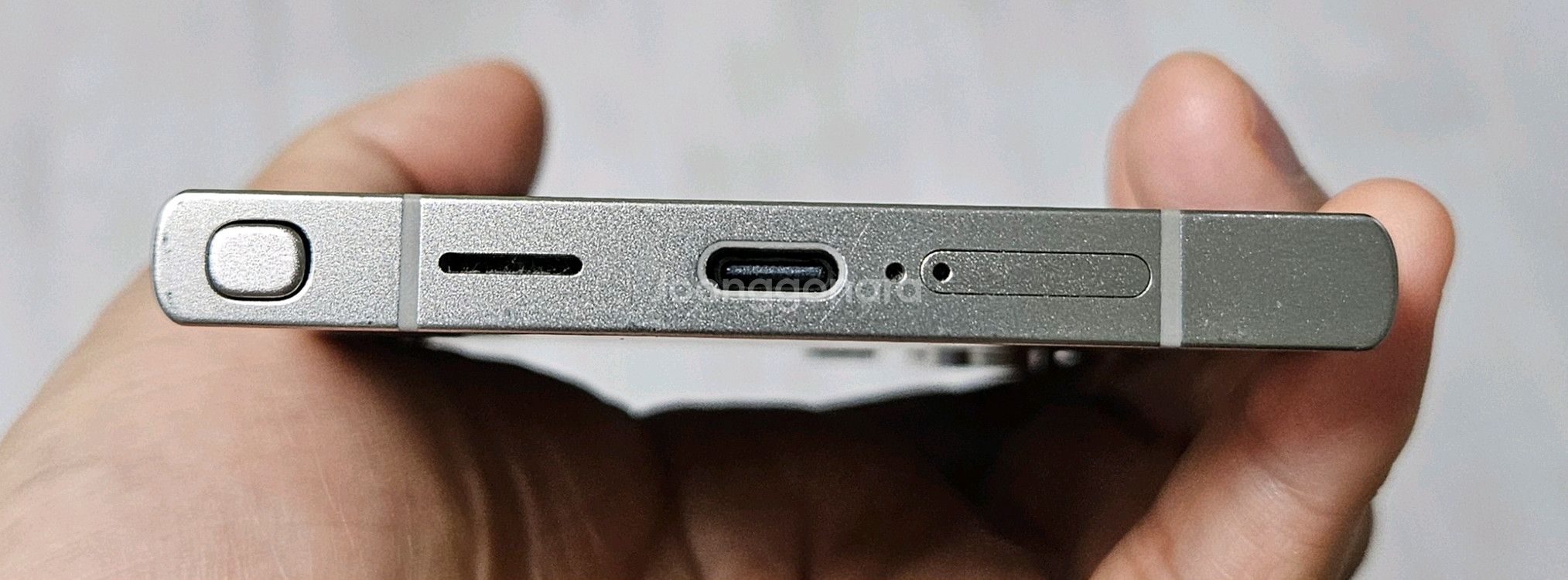 갤럭시 S24울트라 티타늄그레이 256GB 싸게 팝니다--3