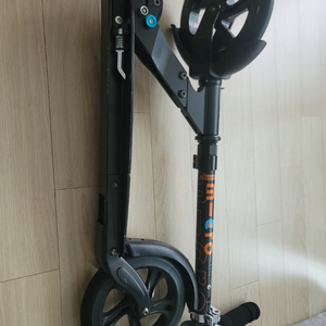 마이크로 스쿠터