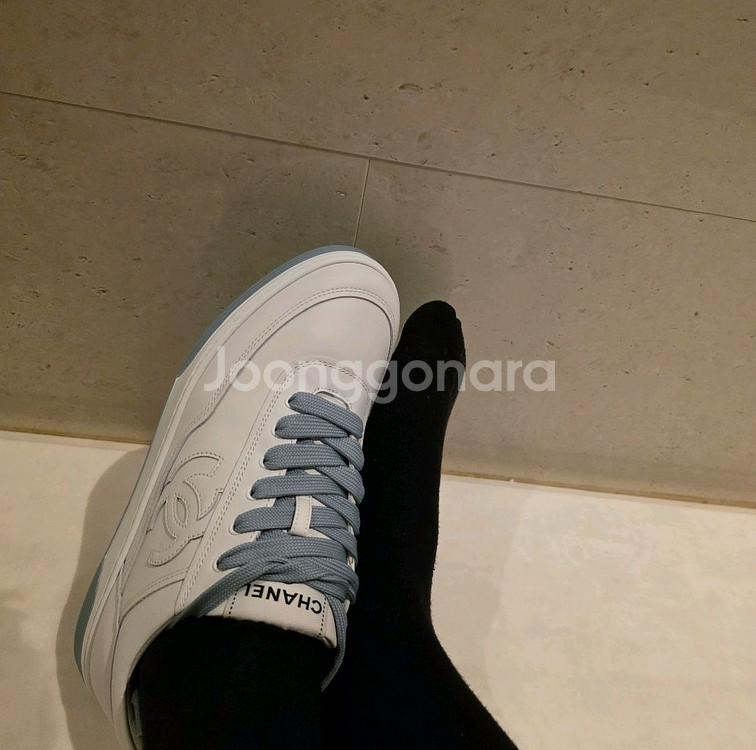 샤넬 마크다운 운동화 250 (38)--0