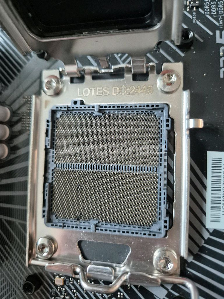 Asrock PG Lighting B650m팝니다--1