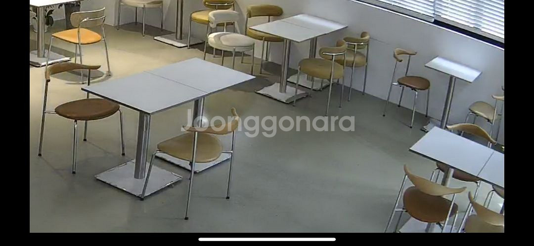 카페 테이블 의자 팔아요!--1