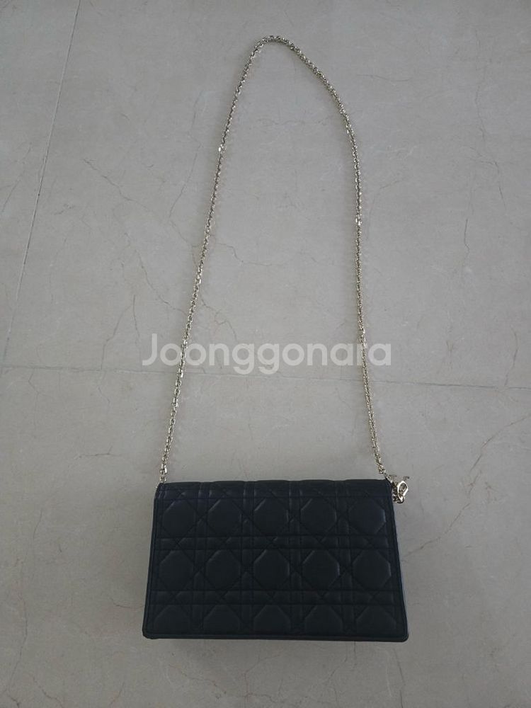 레이디 디올 dior 파우치백(골드체인) 중고 판매--1