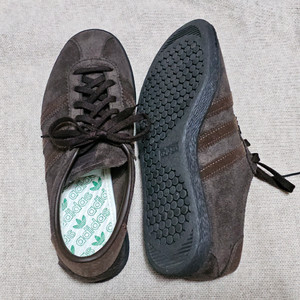 아디다스 토바코 브라운 230size