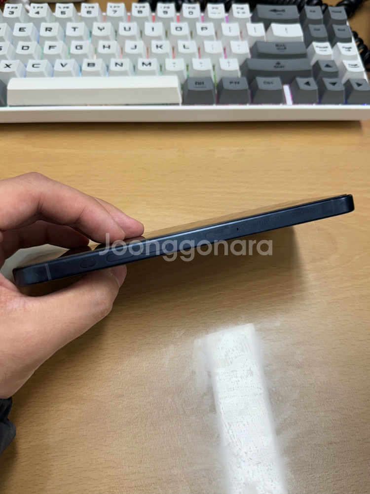 아이폰 15프로맥스 256G 블루티타늄 판매합니다--5