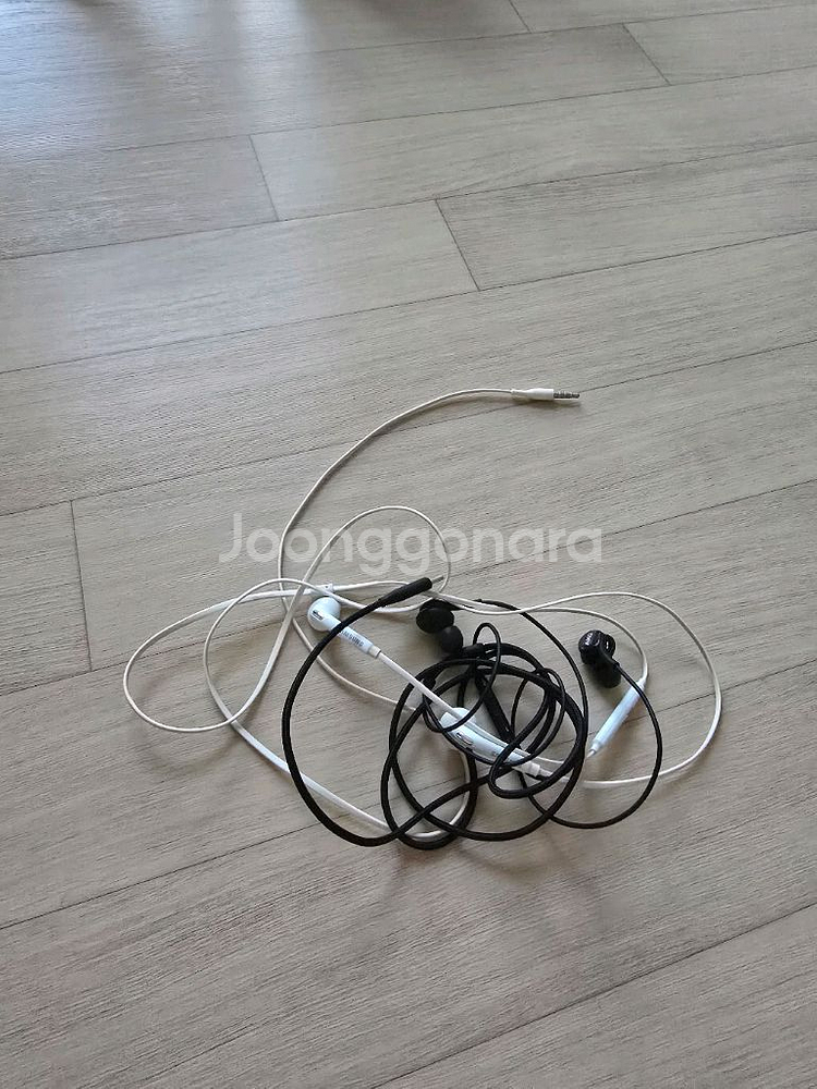 AKG & 삼성 이어폰--1