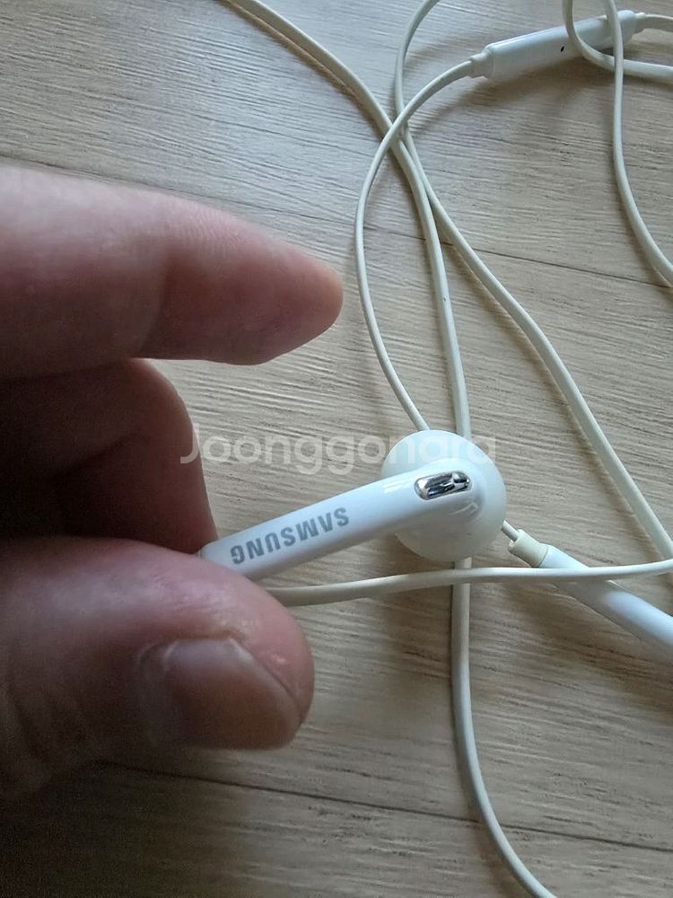 AKG & 삼성 이어폰--5