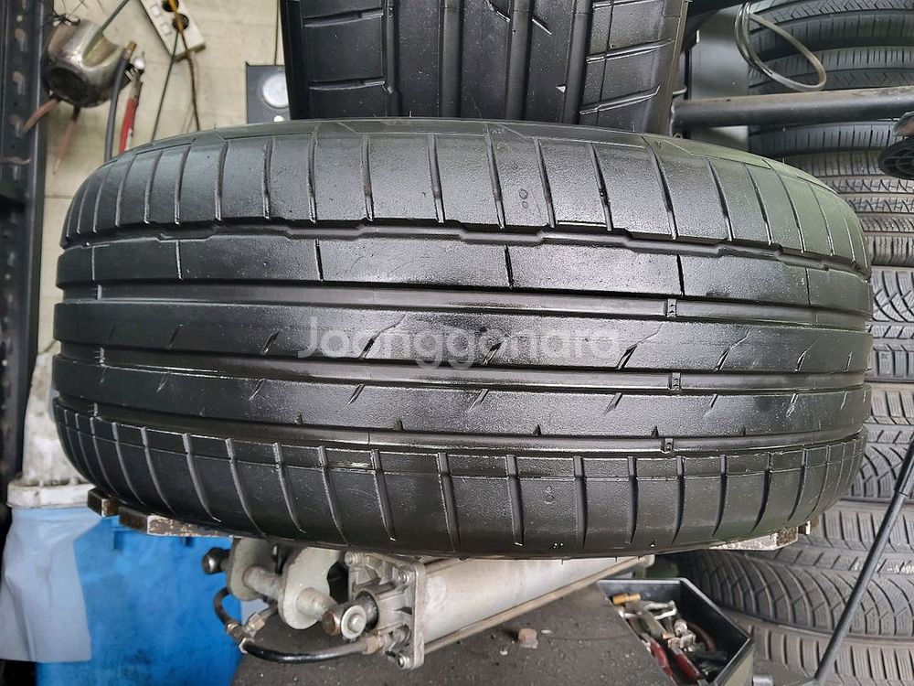235 50 20 한국타이어 중고(23년식)--2