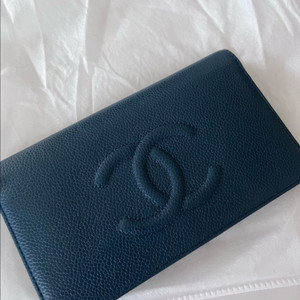 샤넬캐비어장지갑