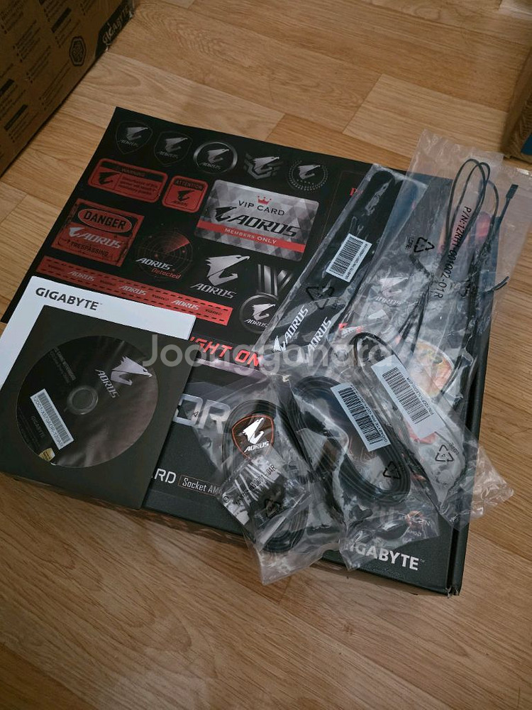 GIGABYTE X570 AORUS ULTRA--1