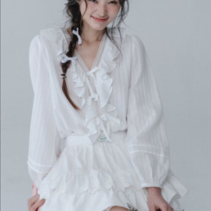 프릴레이스 리본 롱슬리브 블라우스