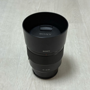 소니 35mm F1.8 카페 렌즈 SEL35F18