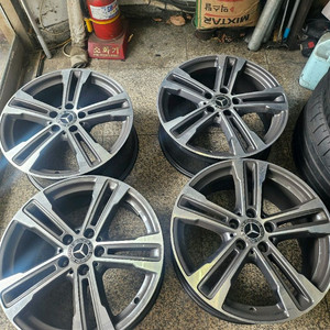 벤츠 w213 후기형 18인치 휠타이어세트 판매완료