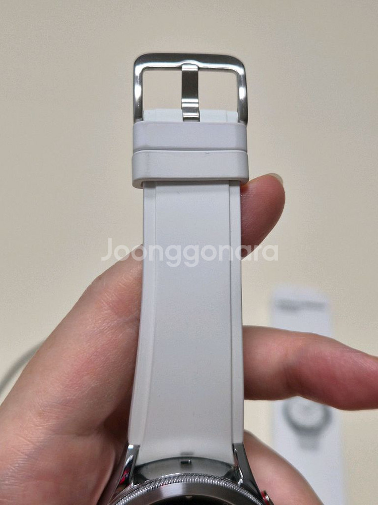 갤럭시 워치4 클래식 실버 42mm 판매합니다--3