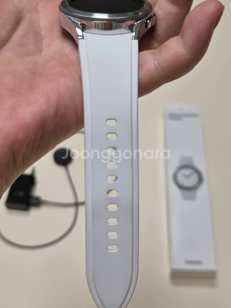 갤럭시 워치4 클래식 실버 42mm 판매합니다--4