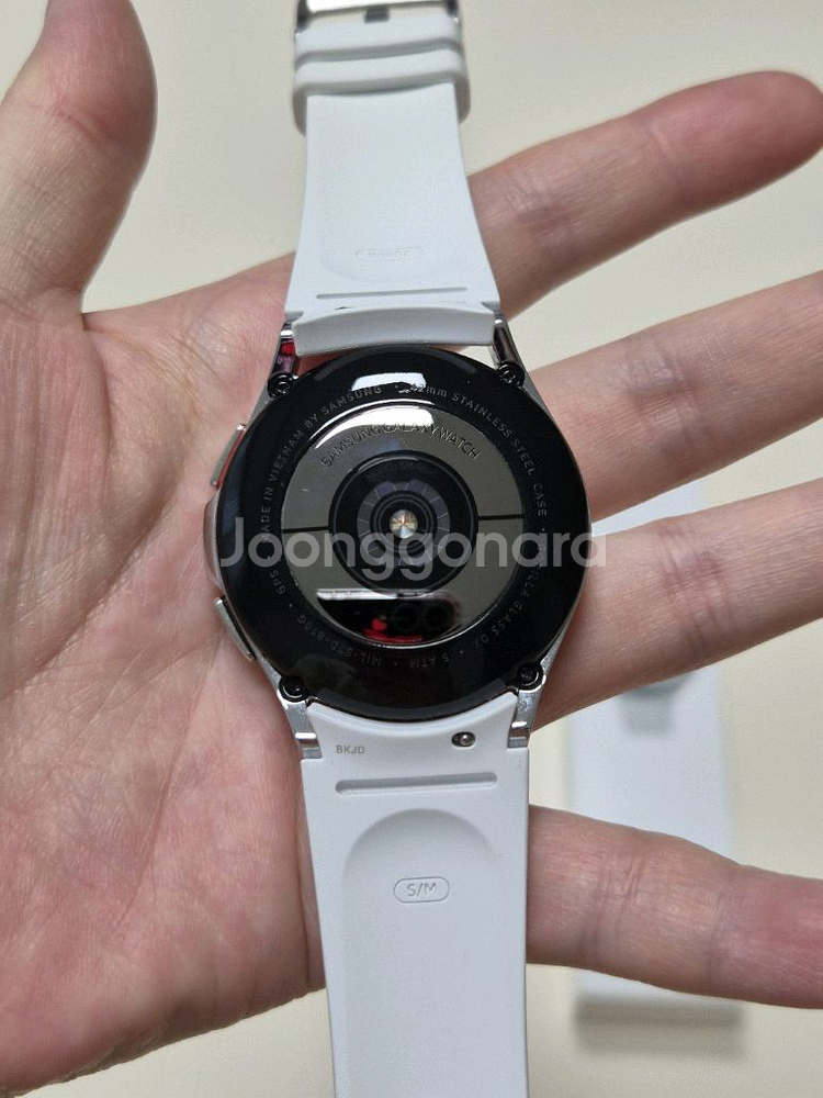 갤럭시 워치4 클래식 실버 42mm 판매합니다--6