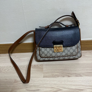 구찌 패드락 이미지