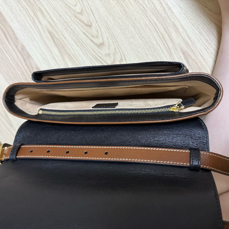 구찌 패드락 이미지