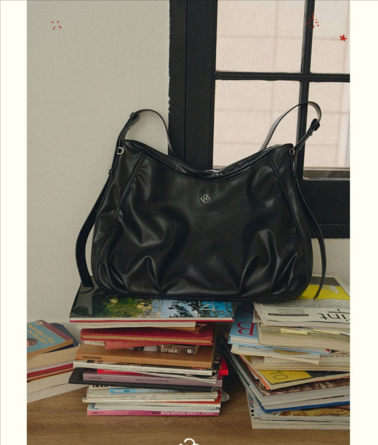 히어리 구디 나인 포켓 빅백 가방 판매(1회착용)--1