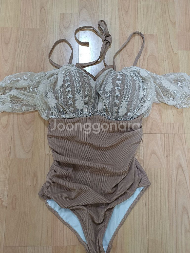 오프숄더 레이스 퍼프소매 셔링 모노키니 XL--8