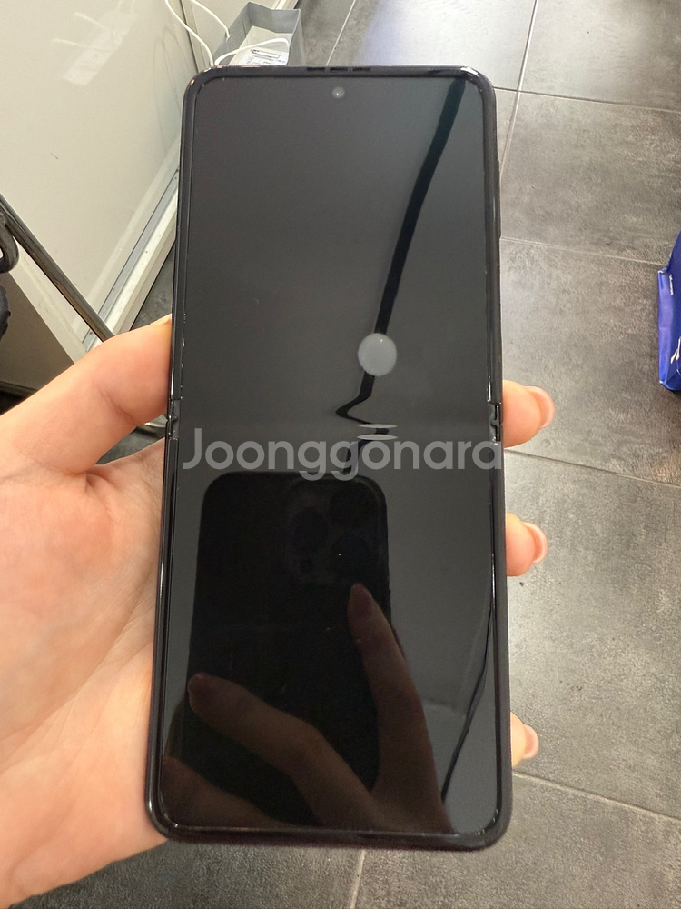 A-)갤럭시Z플립3 256GB 블랙 100817--1