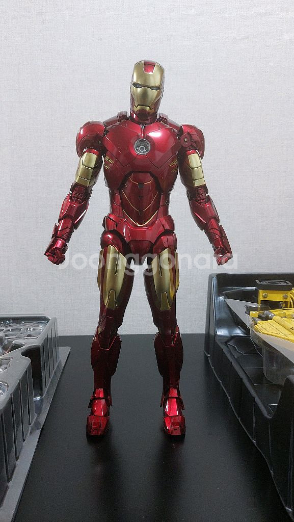아이언맨 마크4 & 슈트업 갠트리 세트 HOT TOYS--6