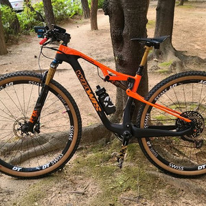 위아위스 알페카 프로 (S)사이즈 기함급 풀카본 MTB