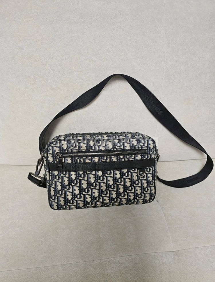 디올 사파리 맥시 메신저 백 싸게 팝니다--3