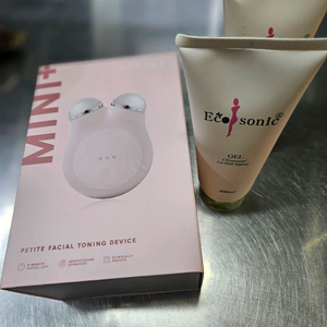 NuFace Mini+ 페이셜 토닝 디바이스