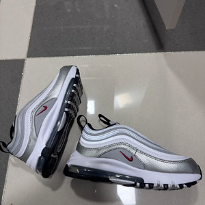 (PS) 나이키 에어맥스 97 QS 메탈릭 실버 바시티