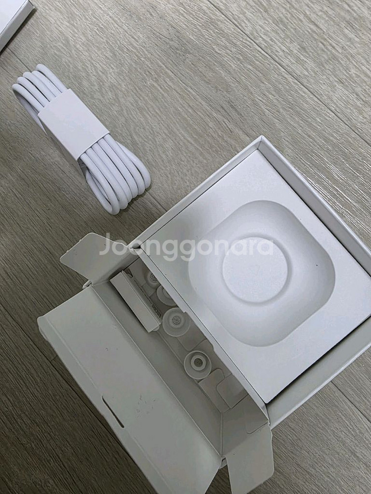 갤럭시 버즈 FE 화이트--1