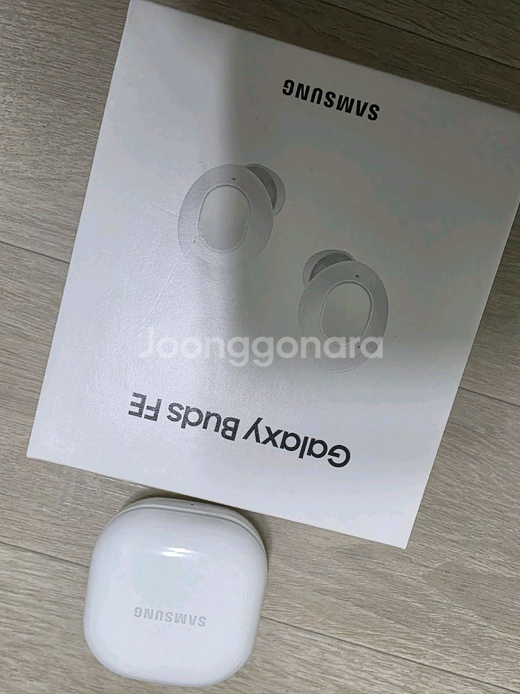 갤럭시 버즈 FE 화이트--3