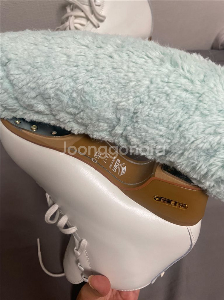 에디아 피겨스케이트 모티보 255--2