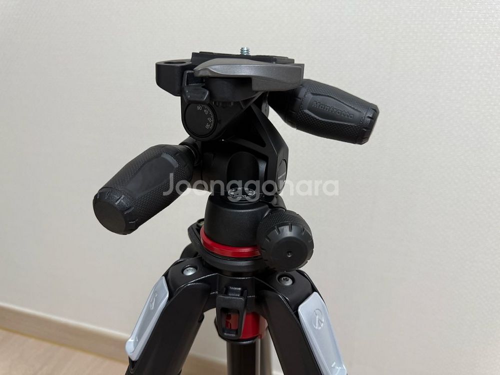 맨프로토 MT055XPRO3 삼각대+헤드+가방 팝니다.--3