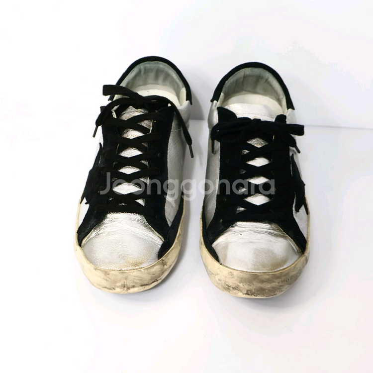 골든구스 슈퍼스타 블랙탭 빈티지 스니커즈 40/255--1