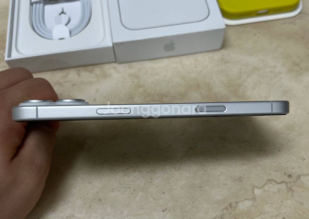 5월구매 아이폰16플러스 256gb 화이트--2