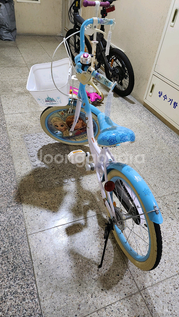 겨울왕국 엘사 어린이 네발 자전거+엘사 헬맷 보호대--2
