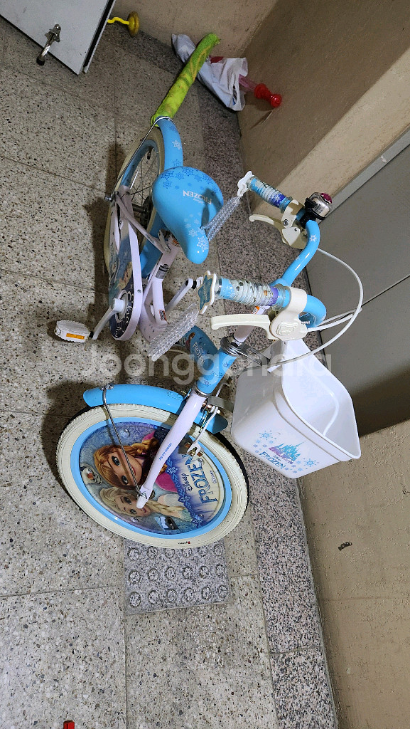 겨울왕국 엘사 어린이 네발 자전거+엘사 헬맷 보호대--3