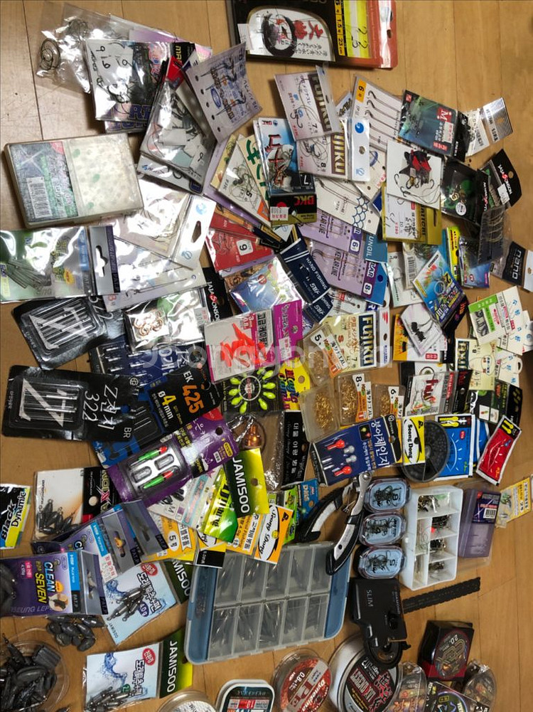 낚시용품 일괄판매합니다.--1