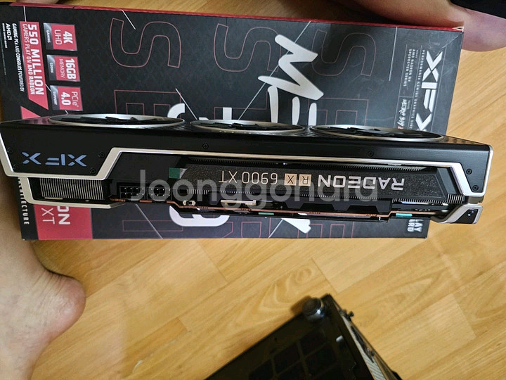 XFX RX 6900 XT MERC 319--1