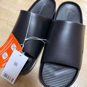 나이키 캄 슬리퍼