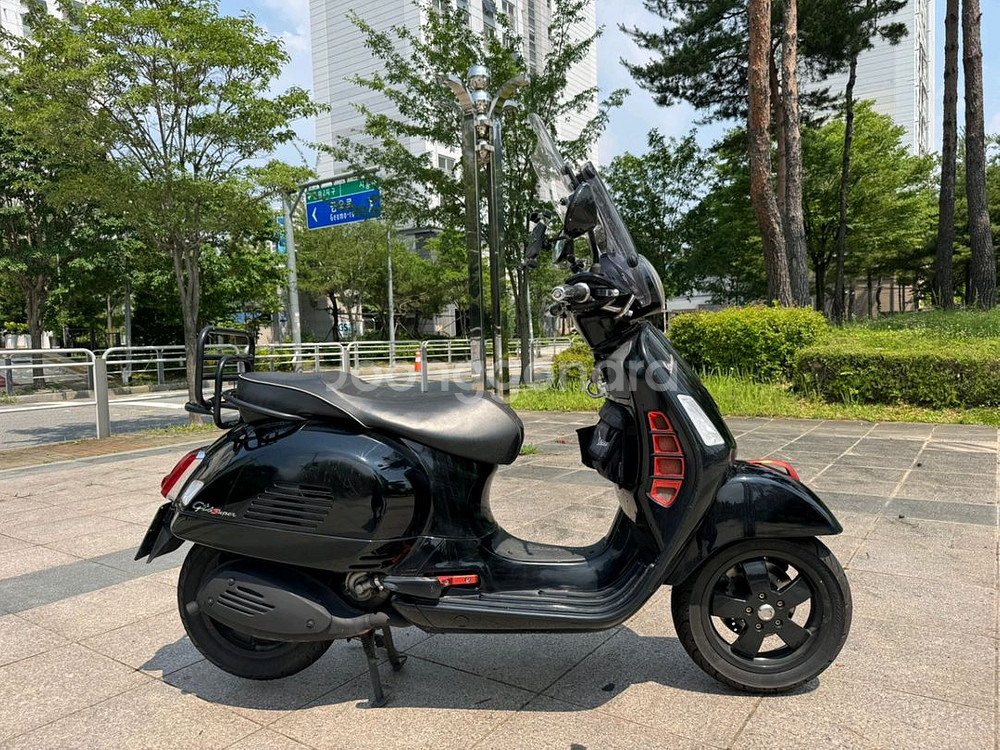 베스파 gts300 18년형 abs 팝니다--2
