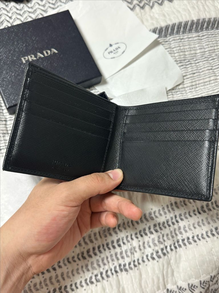 프라다 남성 반지갑 이미지