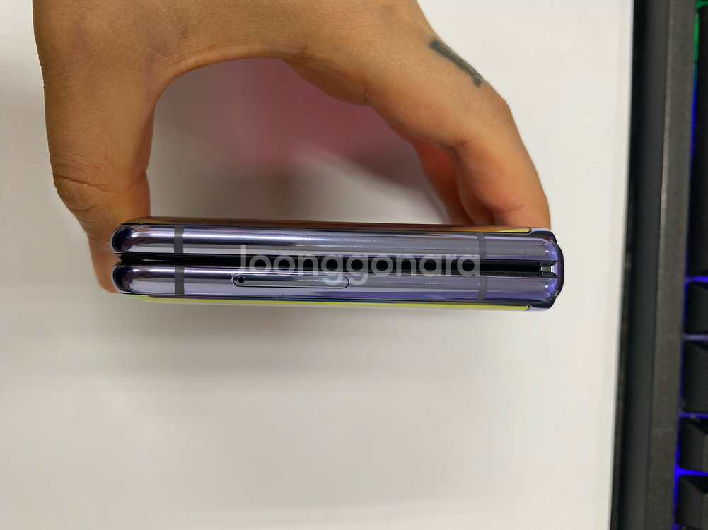 SK 갤럭시Z플립1 퍼플 외관깔끔 256GB 무잔상 점--9