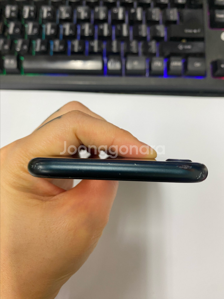 아이폰SE3 미드나잇 액정SS급 64GB 배터리89%--3