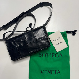 보테가베네타 미니 카세트 벨트백