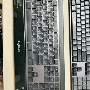 로지텍 무선키보드 mx keys 팝니다
