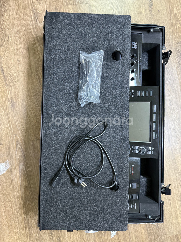 XDJ-RX2 + UDG 플라이트 케이스 팝니다--1