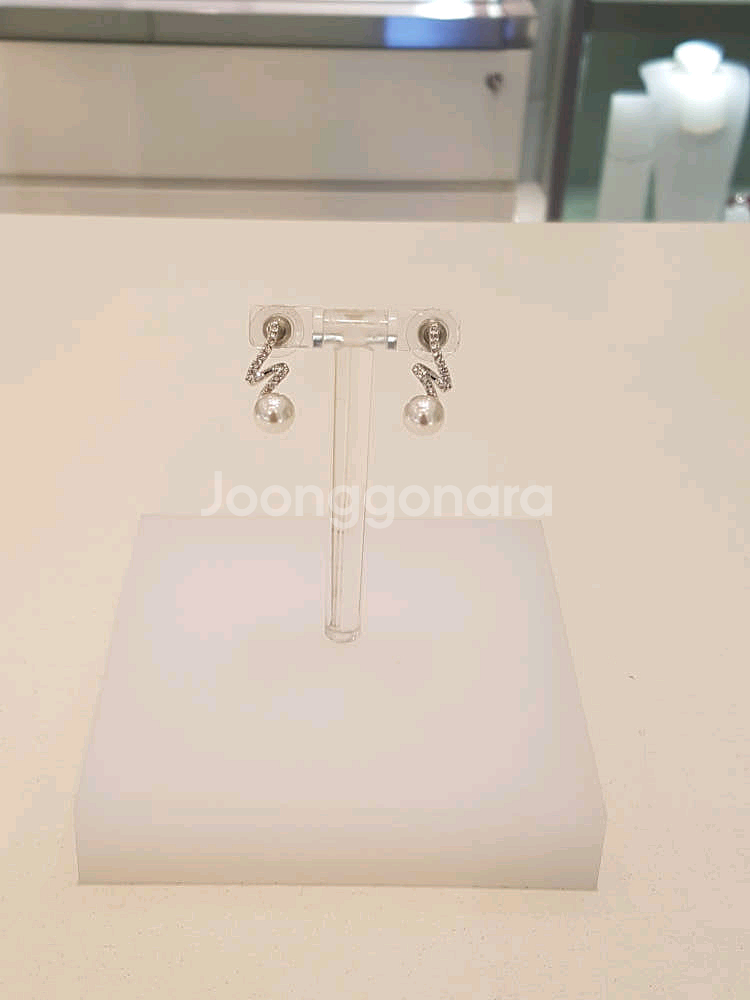 (새상품) 스와로브스키 진주 귀걸이--1